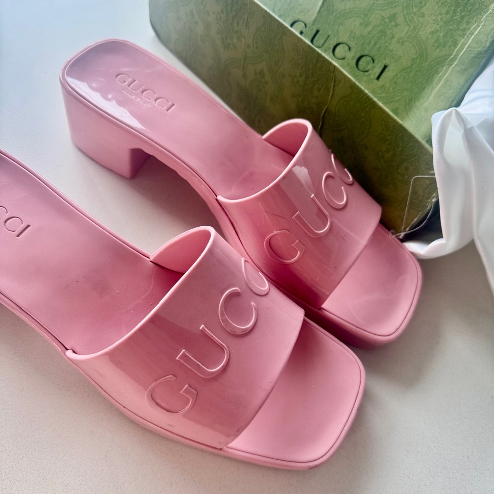 Gucci Pink Minimalist Sandals